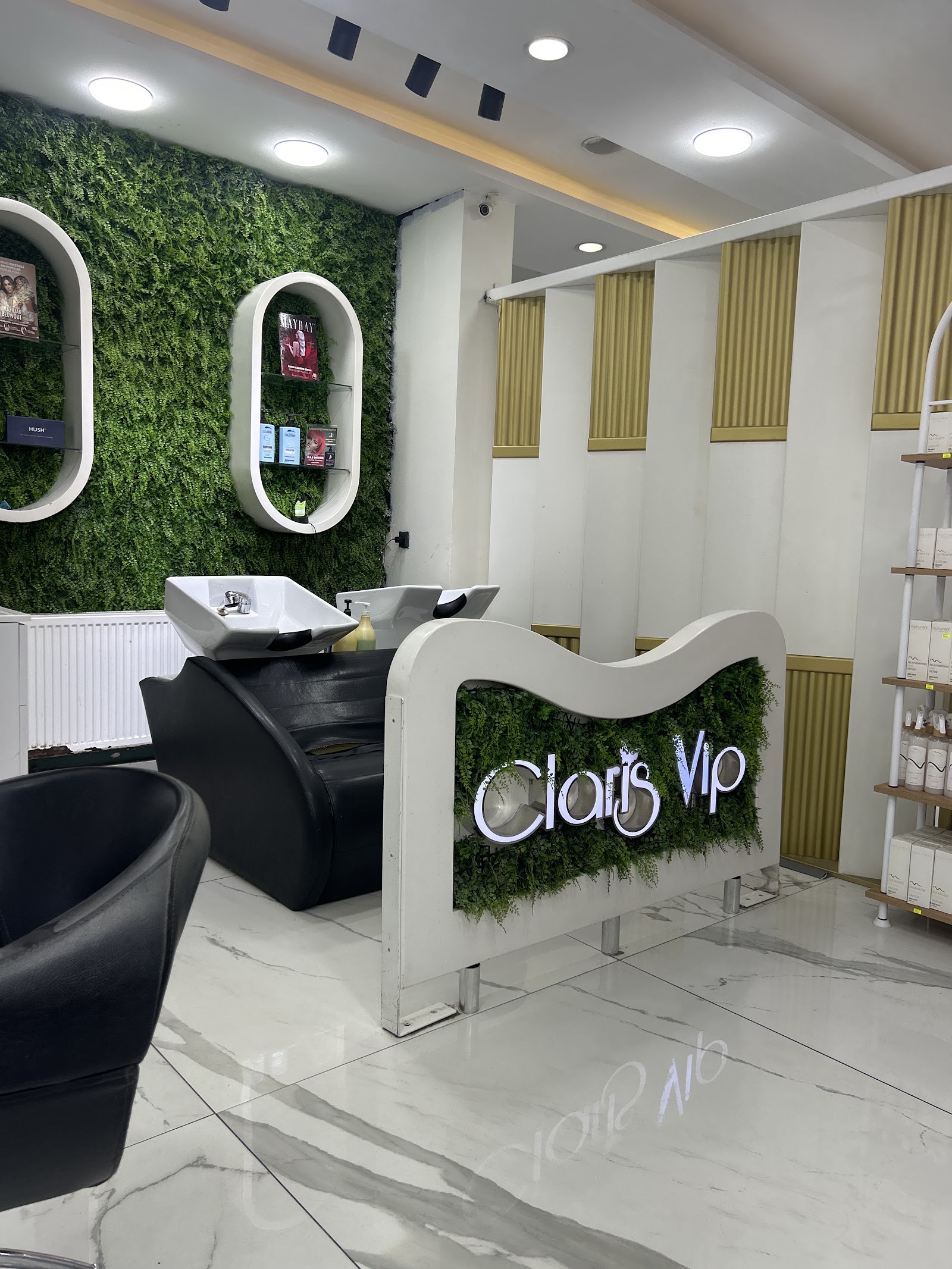 Claris Hair Design Center And Beauty Salon kır düğünü mekanı — Merkez