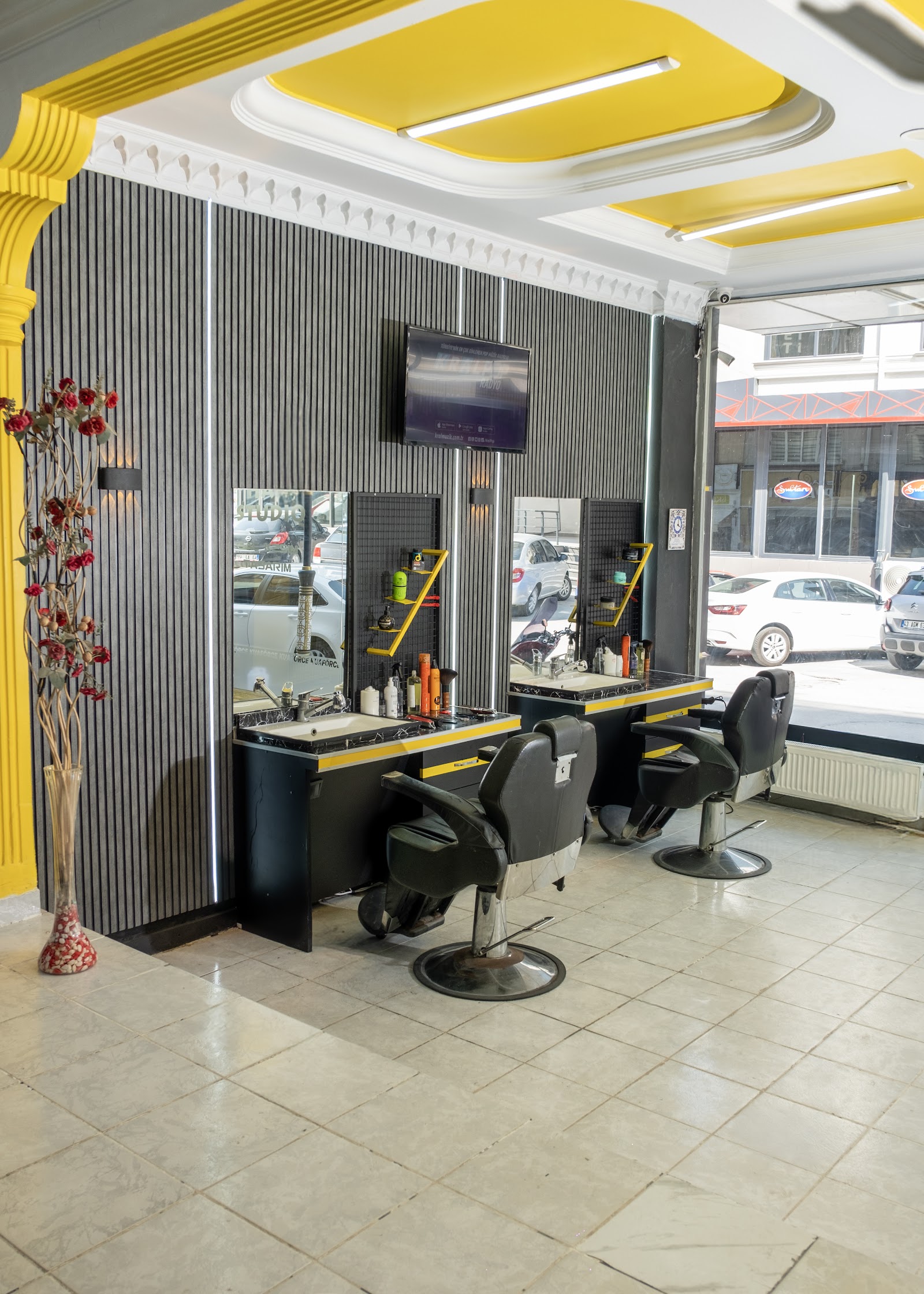 KuAFöR(CE) Man Hair Stüdio ( Tanınmış,Ünlü Kuaför )