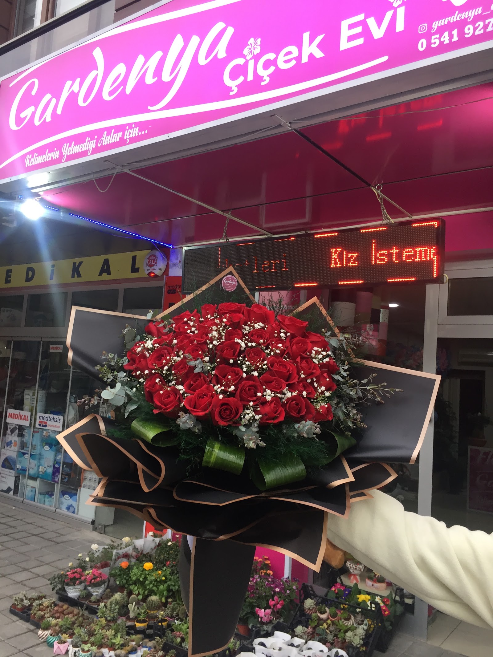 Kütahya Gardenya Çiçek Evi | Kütahya Çiçekçi kır düğünü mekanı