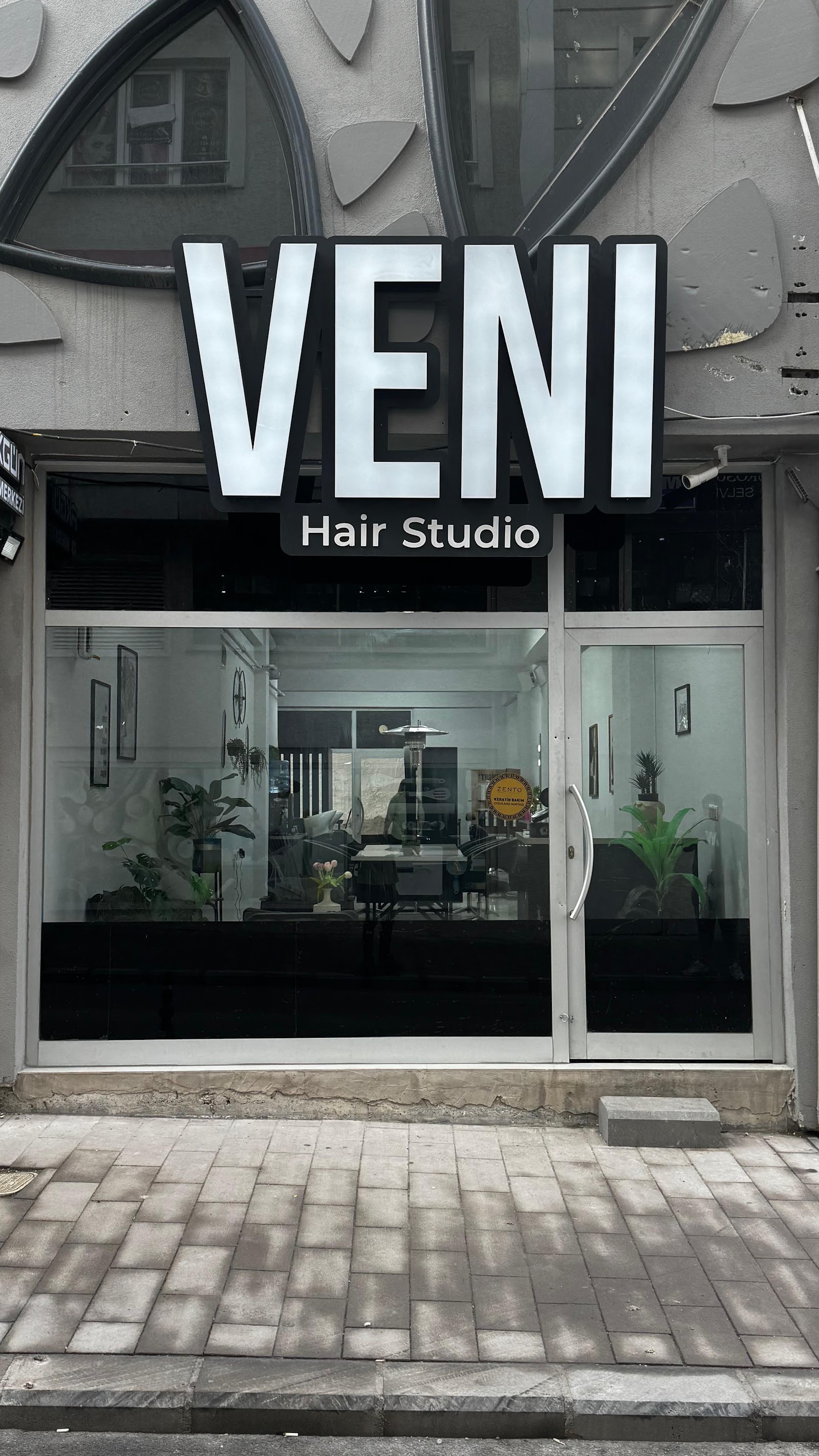 Veni Hair Studio - Kütahya Bayan Kuaförü Ve Güzellik Salonu kır düğünü mekanı — Merkez